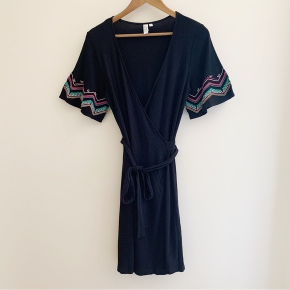& Other Stories Embroidered Wrap Dress 6 Black Chevron - Picture 2 of 8